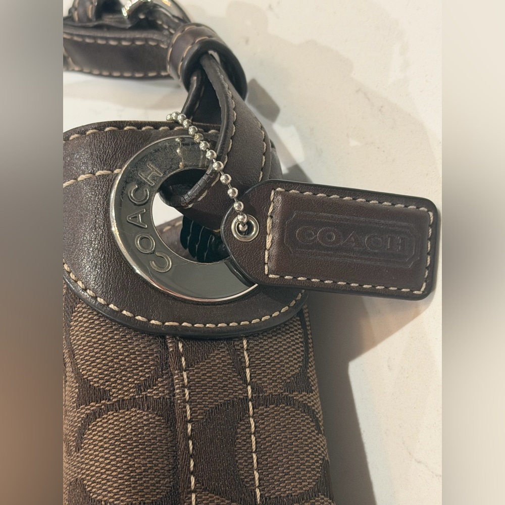 Coach large Signature Canvas Shoulder Bag dark brown jacquard with leather trim. - Picture 3 of 8